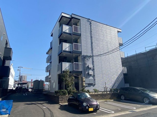 レオパレスグリーンフォレストの外観