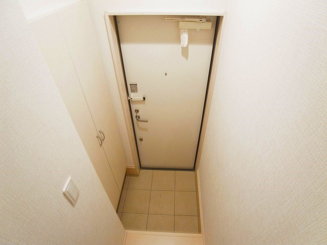松戸市松戸新田のアパートの玄関
