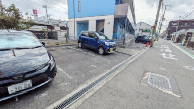 【駐車場】