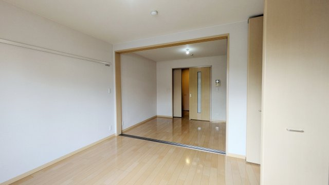 【寝室】