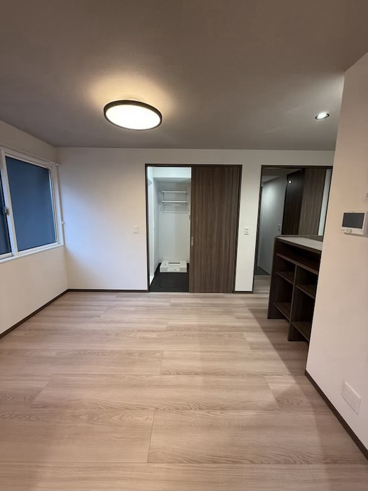 Ｄ－ＲＯＯＭ庚午中の内装
