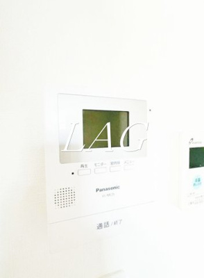 【セキュリティ】 | シューエ岸谷 | モニター付きインターホンです。