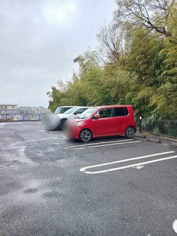 オーブ　アビタシオンＫの駐車場