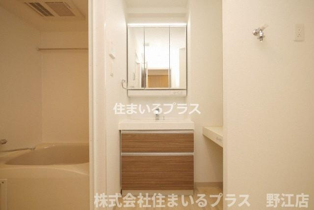 京橋パンションの独立洗面台