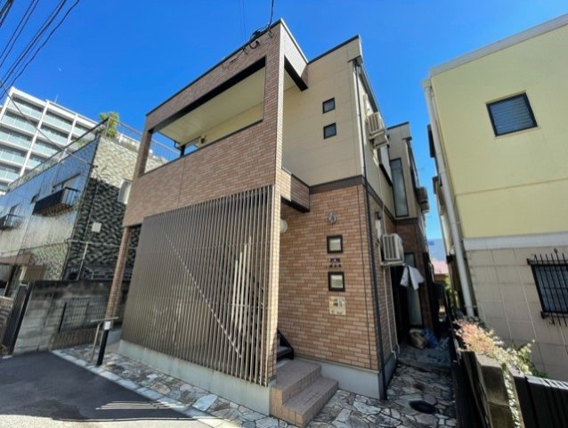 クレイノ新子安の外観