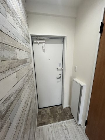 Ｒ小菅の玄関|退去前につき、別部屋のお写真です。