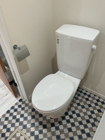 Ｒ小菅のトイレ|退去前につき、別部屋のお写真です。