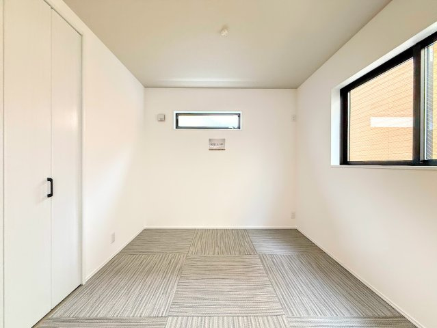戸塚区平戸1丁目　新築戸建て　第4の和室|◆感性を育むプライベートルームはシンプルでスマートな空間。好みの空間で読書をしたり、音楽を聞いたりと一人の時間も充実したものにできます。