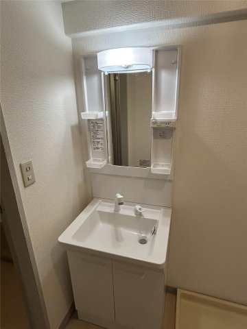 NTMマンションの独立洗面台