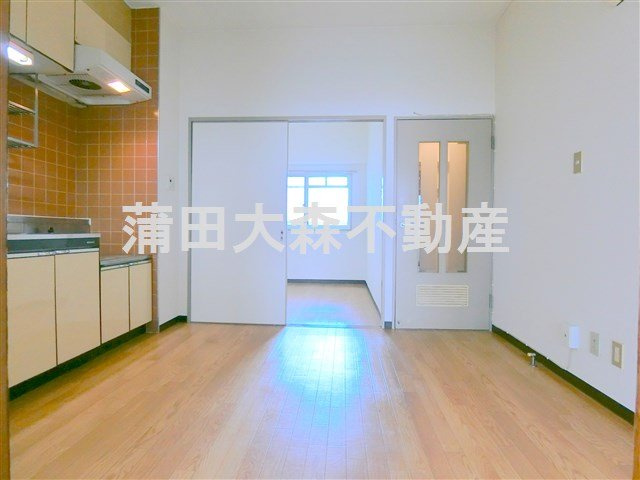 音金六郷マンションの居間・リビング|DK5.7帖　ダイニングキッチン