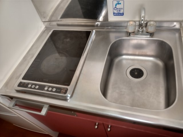 【キッチン】 | レオパレスフローラ夷山 | 備品や設備仕様は号室等により異なります現地をご確認下さい。