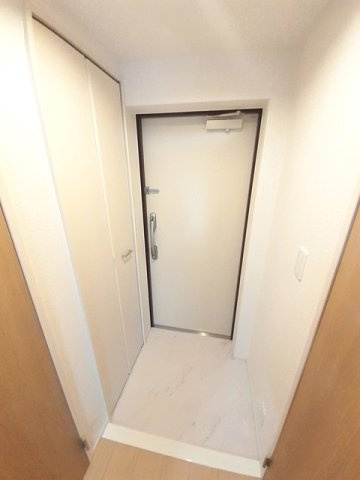 ウイステリア関口の玄関