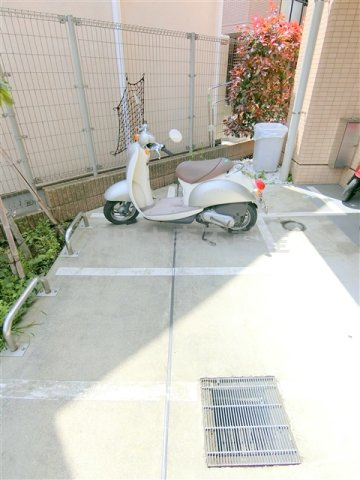 スカイコート池上壱番館のその他共用部分|敷地内バイク置き場　空き状況等詳細はお問合せください。