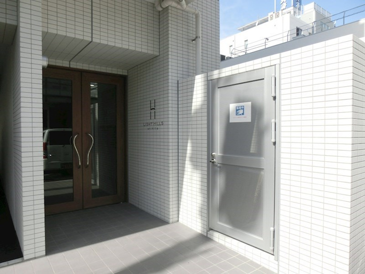 【エントランス】ライトヒルズ駅北 