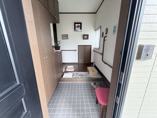 丹波市春日町国領の中古一戸建の玄関