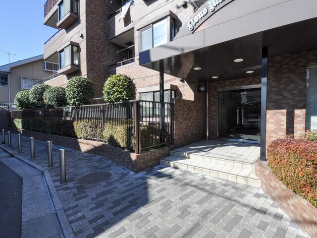 ライオンズマンション西新井本町のエントランス|ライオンズマンション西新井本町：「大師前」駅徒歩１０分！