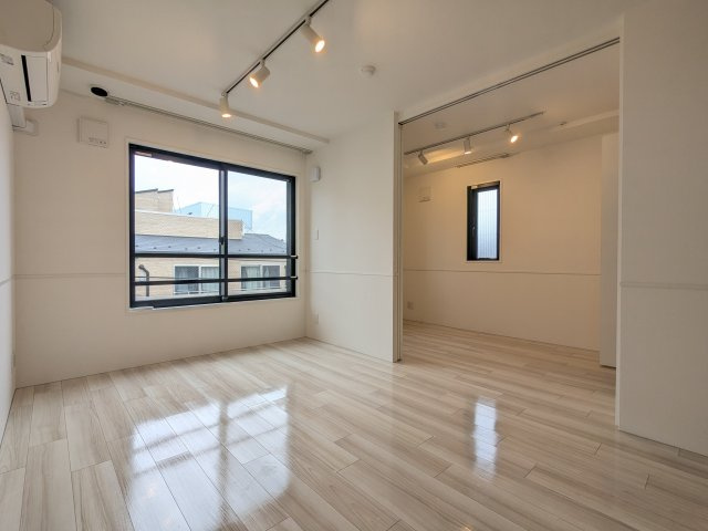 フラッフィー市谷台町の居間・リビング|ゆったり過ごせる居間です