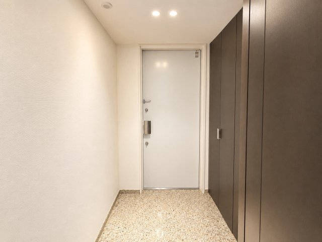 M.M. TOWERS FORESIS R棟の玄関|明るい玄関です
