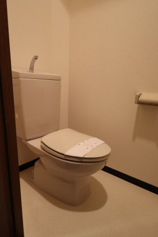 プレサージュのトイレ|落ち着いたトイレです