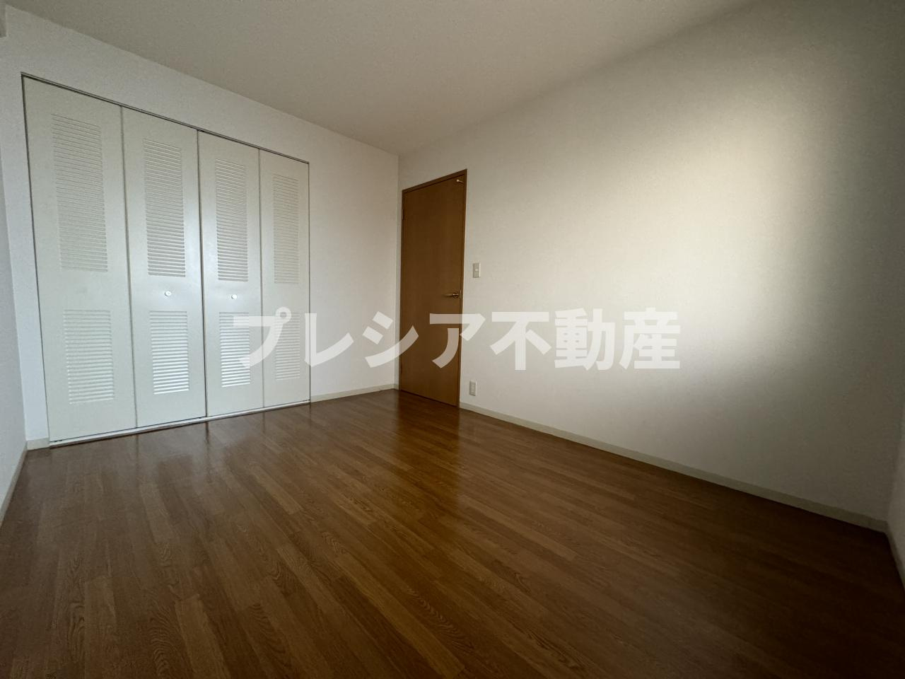グラン甲子園口の洋室