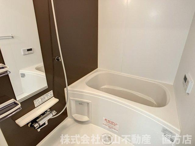 直方市大字感田のアパートの浴室