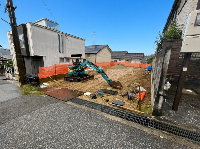 宝塚市長寿ガ丘　第2期　新築一戸建ての外観|周辺は落ち着いた街並みの住宅地！子育てがしやすい住環境です！まだ未完成ですが、現地でしかわからない事もございます。是非一度ご覧ください。