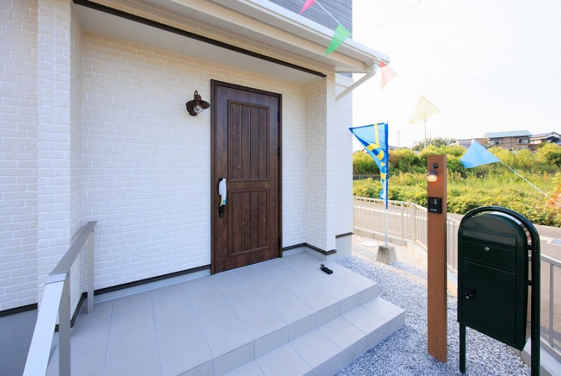 ONEHOUSE 宇部市厚南北3丁目1号地の玄関