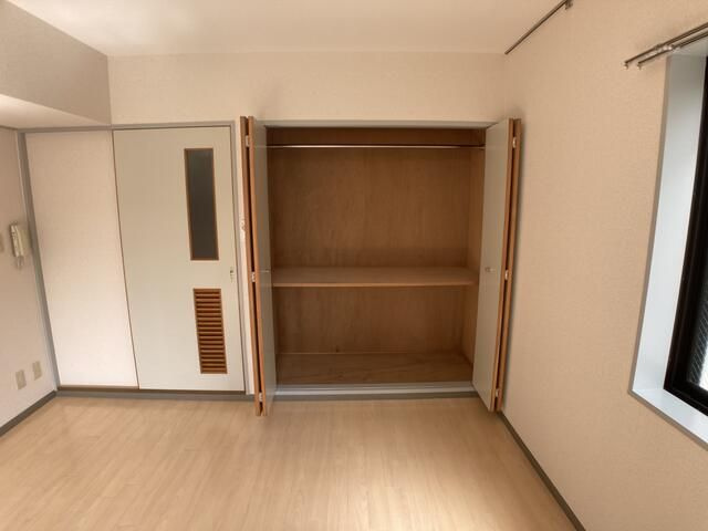 川崎市多摩区三田４丁目の賃貸マンションの収納
