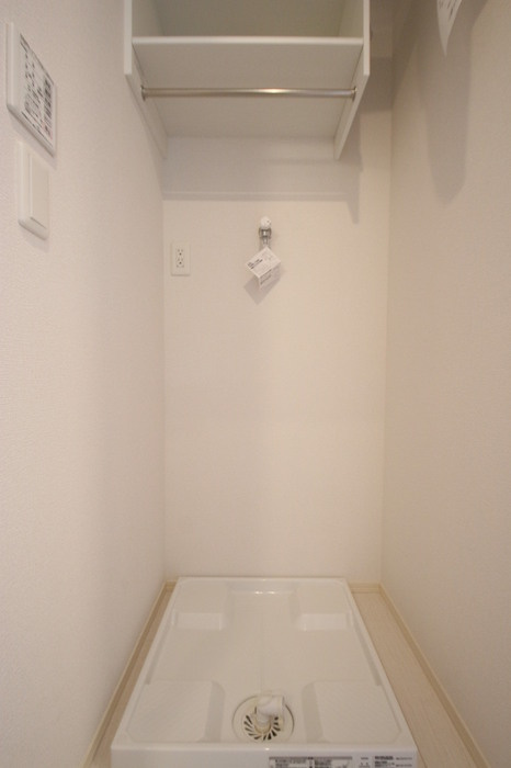 D-roomあけぼの|201 室内洗濯機置き場