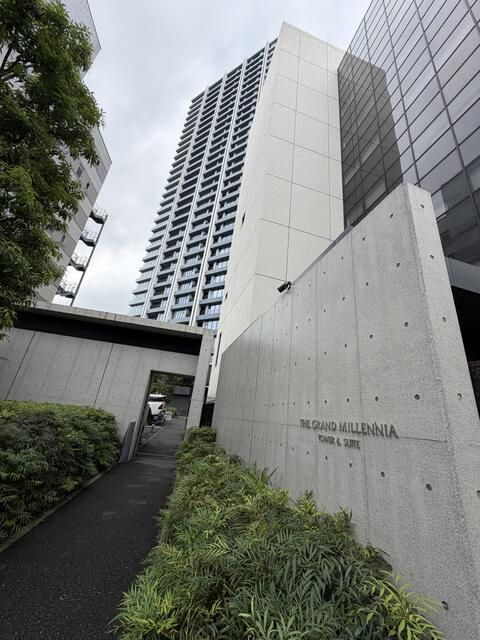 グランドミレーニアの外観