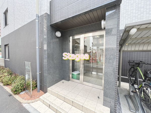 フィオーレ静 吉敷町のエントランス