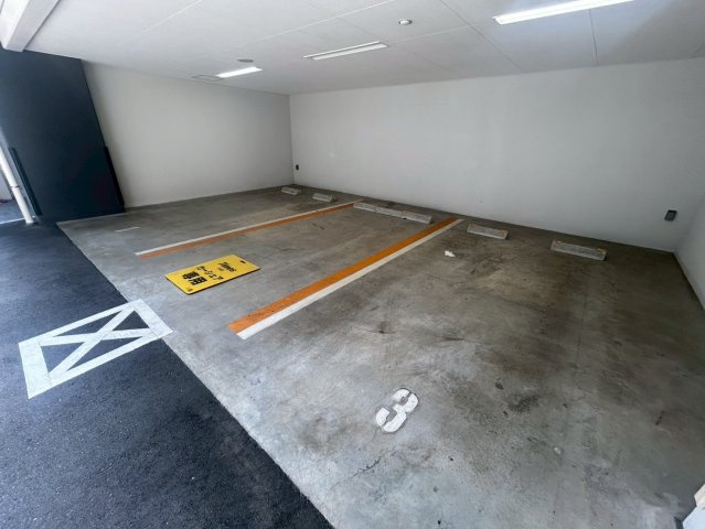 エステムコート難波Ⅶビヨンドの駐車場