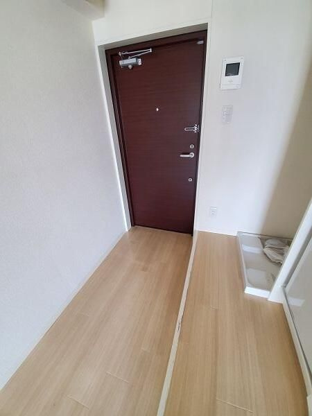 田町サンハイツの玄関