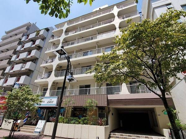 田町サンハイツのエントランス