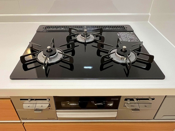 名古屋市守山区元郷２丁目の中古一戸建のキッチン|◇三口コンロ◇　　