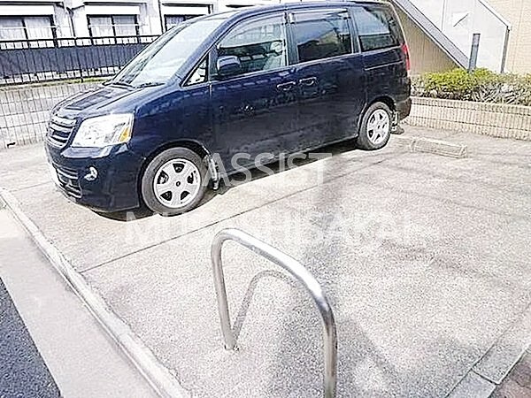 サントル吉祥寺の駐車場