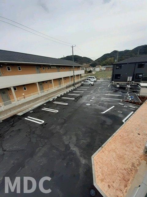 メゾンルミネ洲本Ⅰの駐車場