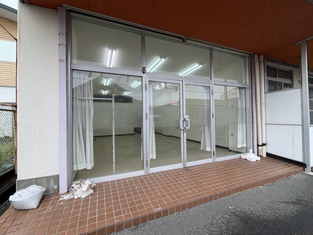 今之浦マンションの玄関