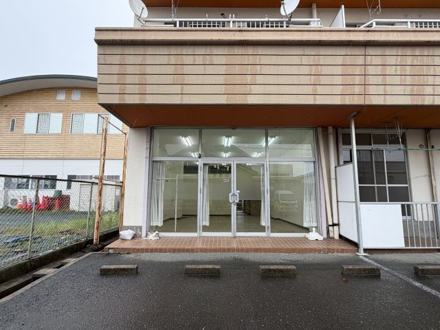 今之浦マンションのエントランス