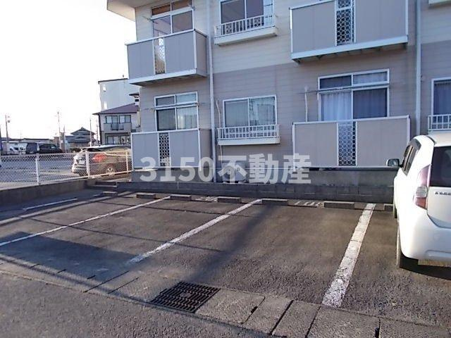 エルディムヤマダの駐車場|車をお持ちの方に嬉しい駐車場付きの物件です