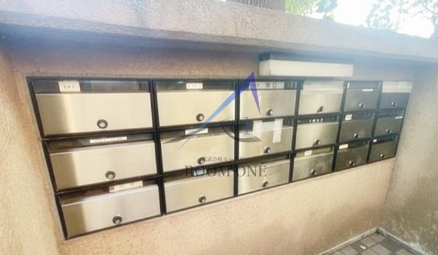 ヒルハイツ妙蓮寺のその他共用部分|集合ポストです。