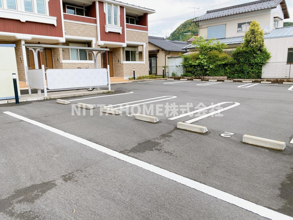 レジデンス　リーキ雅の駐車場|駐車場２台分確保あります◎