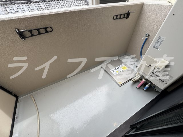 エイトステイツ玉造のバルコニー|お洗濯にも便利なバルコニー付き