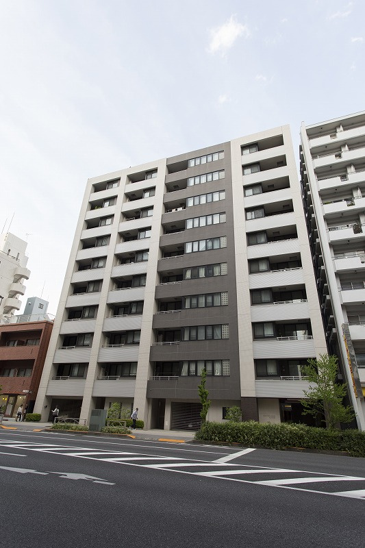 アトラス大塚南フラットコートの外観|山手線「大塚」駅徒歩５分！平成１７年築・オートロック付きマンション、アトラス大塚南フラットコートは即日現地案内可能となっておりますので、お気軽にお問い合わせください！
