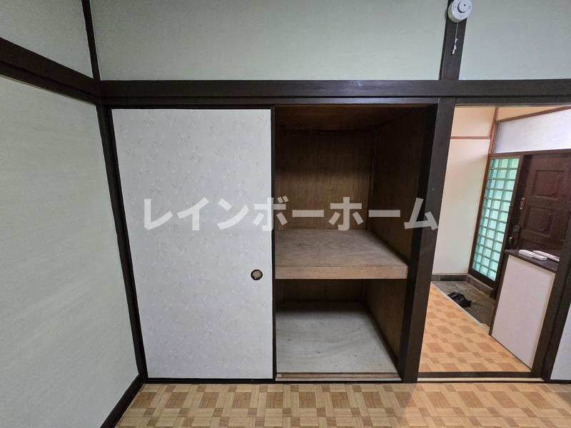寺尾関口貸家の収納