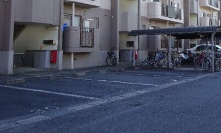 パールメゾン鏑木の駐車場