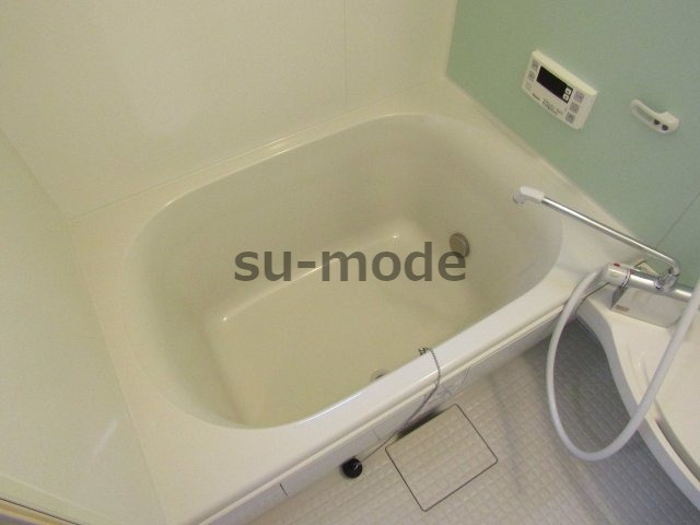 今城町タウンハウスⅡの浴室