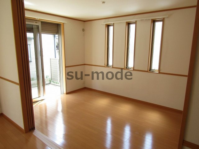 今城町タウンハウスⅡの洋室
