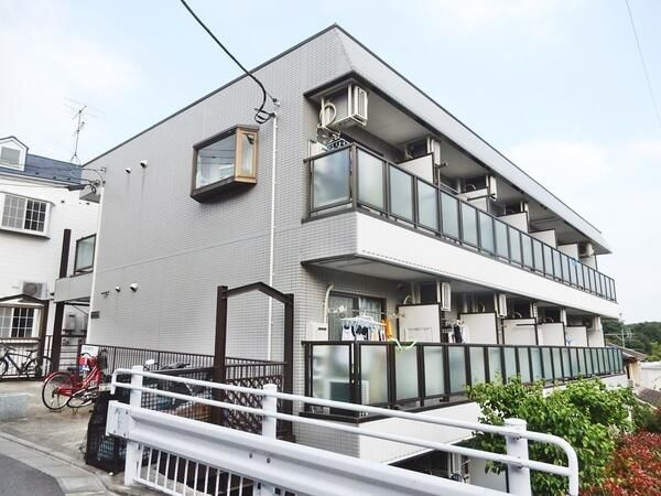川崎市多摩区西生田２丁目の賃貸マンションの外観