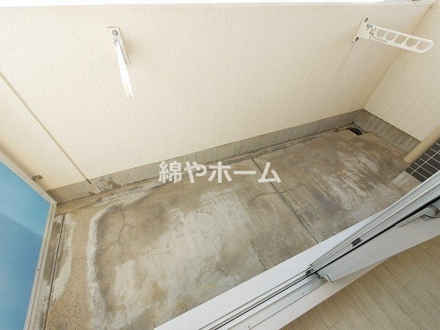 シェモア桜川のバルコニー|外からの目が気にならないバルコニーで洗濯物が干せます
